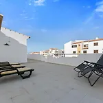 Βίλα - Pool & Garden *