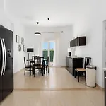 - Pool & Garden Βίλα