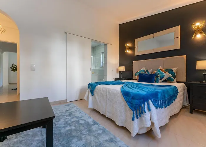 Villa - Pool & Garden *