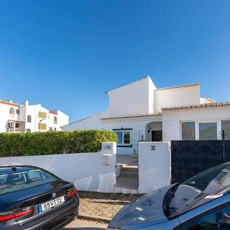 - Pool & Garden Villa *