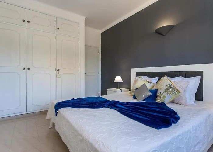 - Pool & Garden Villa Lagos