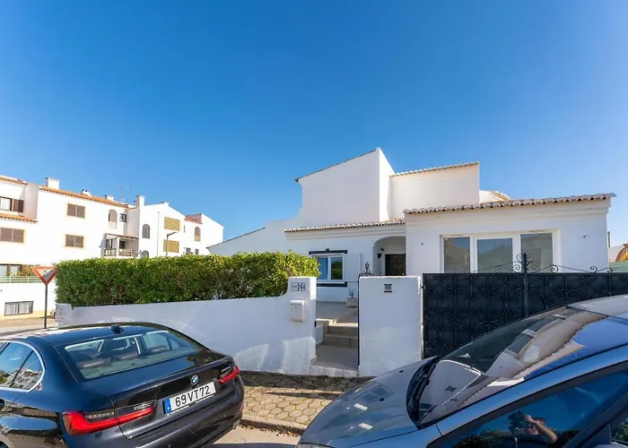 - Pool & Garden Villa *