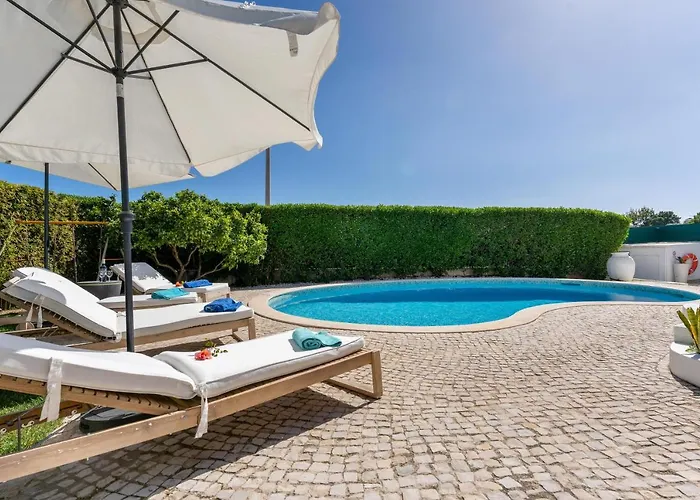 - Pool & Garden Villa Lagos