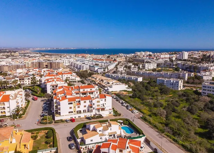 Villa - Pool & Garden Lagos