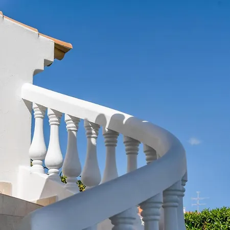 - Pool & Garden * לאגוּ‏ש