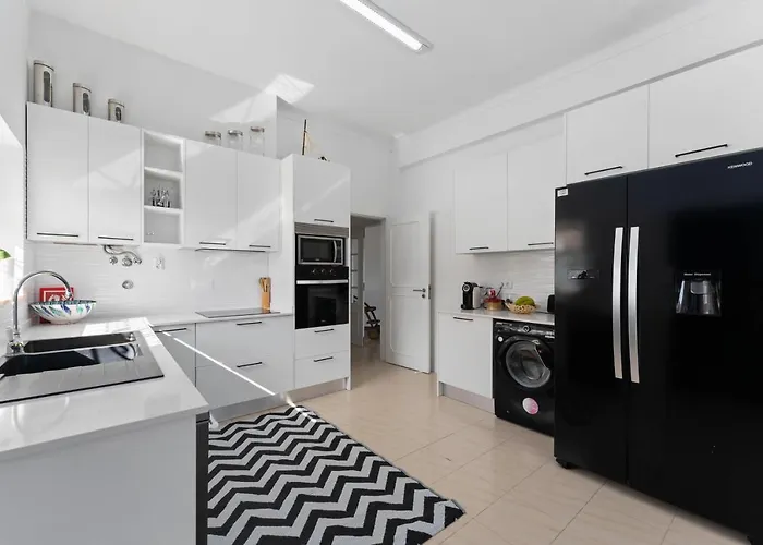 别墅 - Pool & Garden