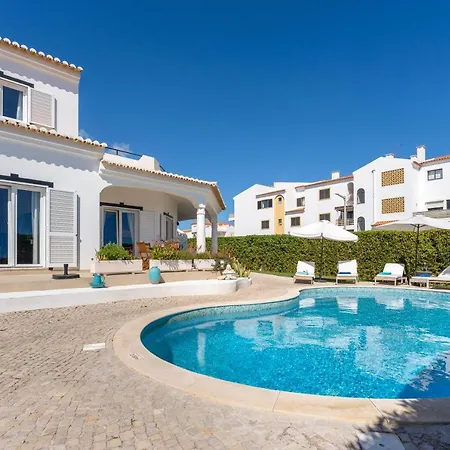 - Pool & Garden לאגוּ‏ש